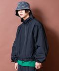 a.p.o.v. スタンドネックオーバーサイズクロップドナイロントラックジャケット/ブラック