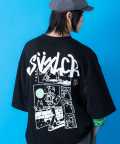 a.p.o.v.  バックカートゥーン＆タギングロゴビッグプリントオーバーサイズTシャツ/ブラック
