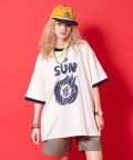 a.p.o.v. 落書きプリントオーバーサイズリンガーTシャツ/アイボリー