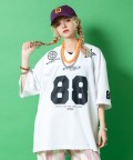 a.p.o.v. ナンバリンググラフィックロゴプリントポンチスウェットフットボールTシャツ/ホワイト