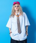 a.p.o.v. オーバーサイズストライプコットンミニマル半袖シャツ/ブルー