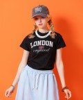 a.p.o.v. クロップド丈Y2KロンドンプリントTシャツ(レディース)/ブラック