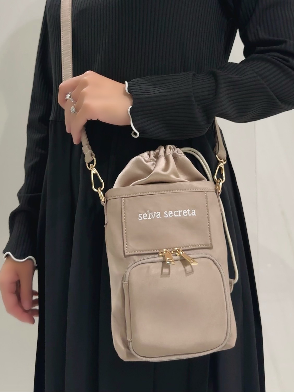 【selva secreta】巾着Phone Shoulder BAG(greige)