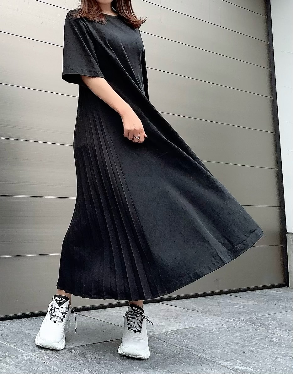 【selva secreta】Pleats Tshirt one-piece half-sleeve(black)