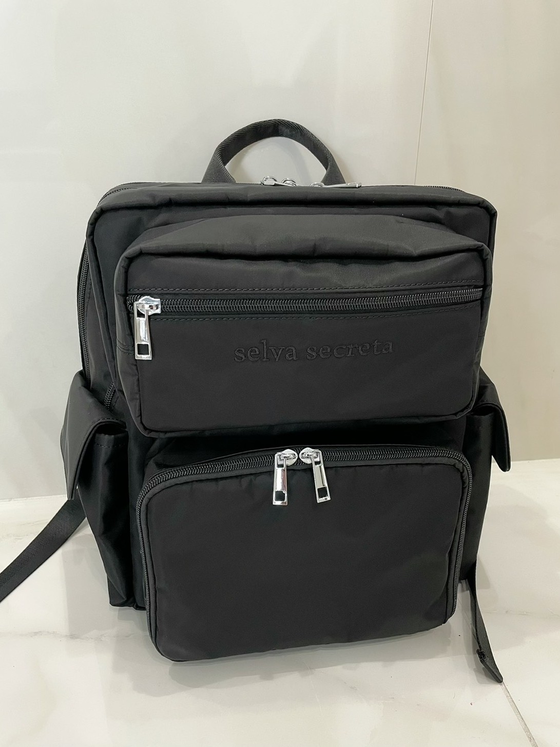 【selva secreta】Square RUCKSACK(black×black logo)