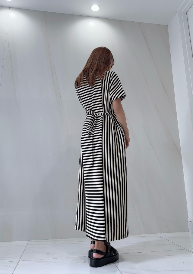 ★REISS Fawn ピーチウィップステッチAライン 上質ワンピ★ ☆REISS Fawn ピーチウィップステッチAライン 上質ワンピ