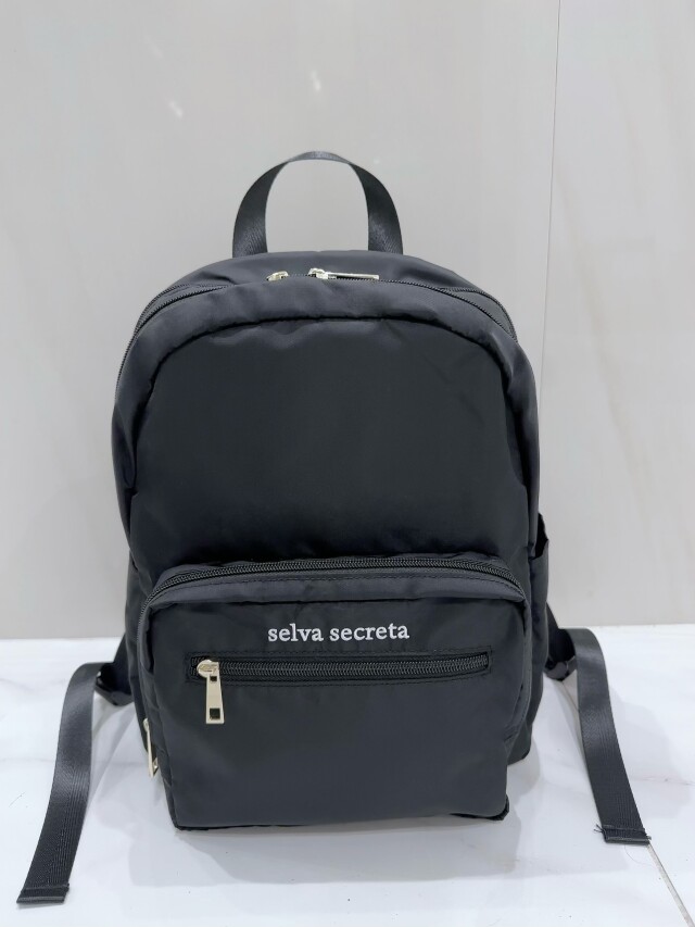 【selva secreta】極軽 classical backpack(black×white logo)