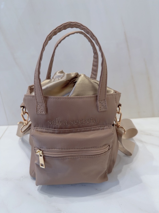 【selva secreta】前立体ポケット巾着Phone Shoulder BAG(greige)