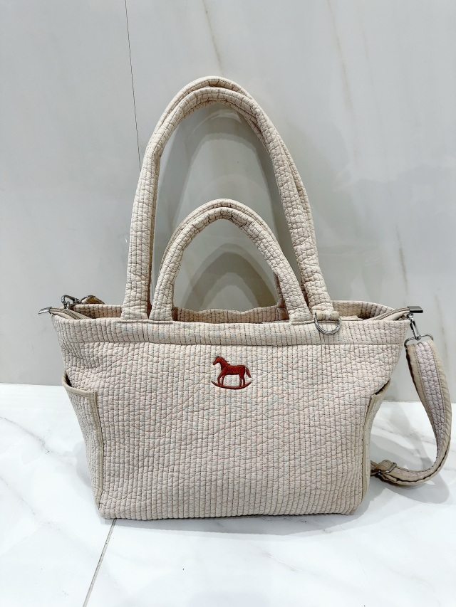 selva secreta】Ibul horse TOTE BAG BIG-size(beige-gold金具)