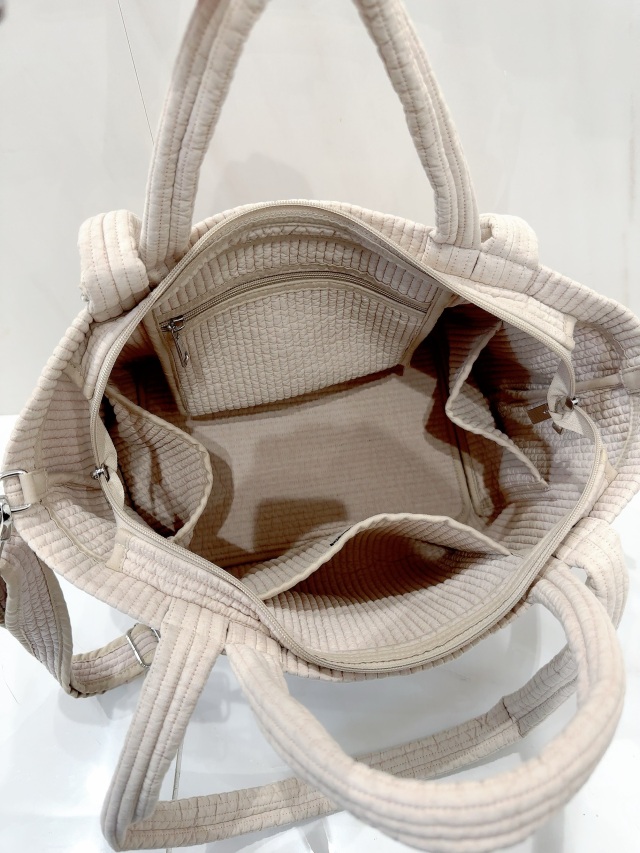 selva secreta】Ibul horse TOTE BAG BIG-size(beige-silver金具)