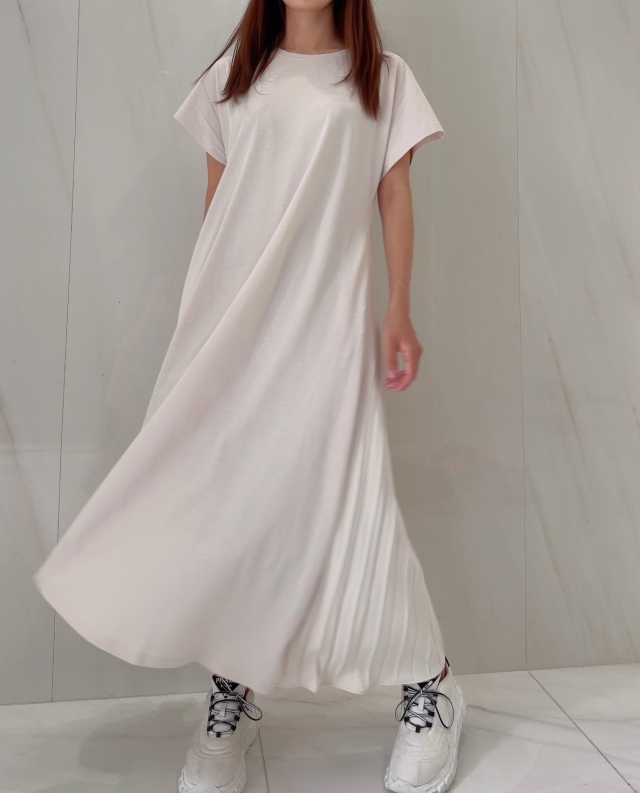 selva secreta】Pleats Tshirt Pocket one-piece(Off-White)