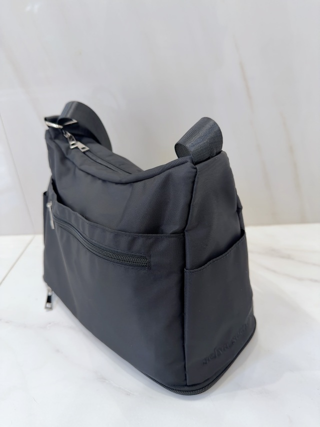 selva secreta】EXTEND 極軽 Shoulder BAG(black×black logo)