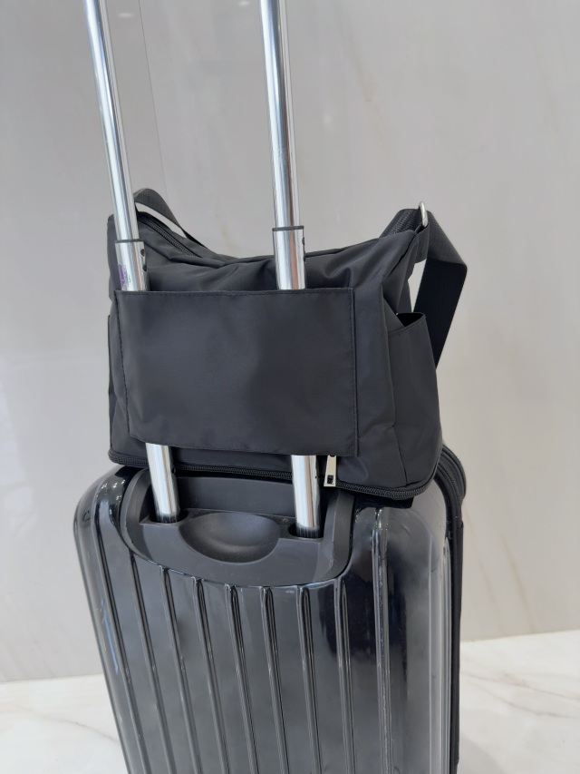 selva secreta】EXTEND 極軽 Shoulder BAG(black×black logo)