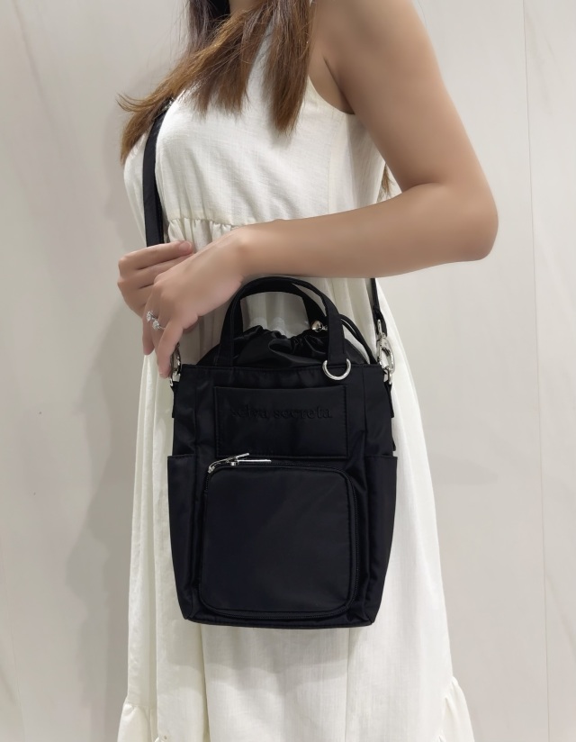 selva secreta】BIG巾着Phone Shoulder BAG(black×black-logo)
