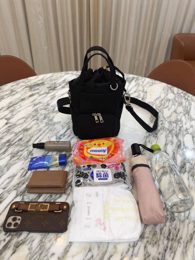 selva secreta】BIG巾着Phone Shoulder BAG(black×black-logo)