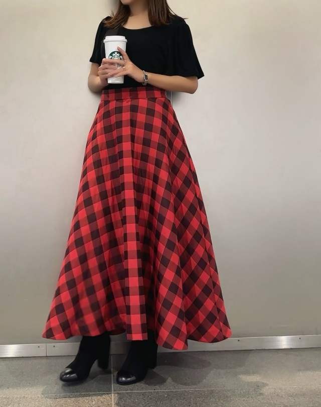 selva secreta】Double Sandwich CHECK SKIRT (navy)