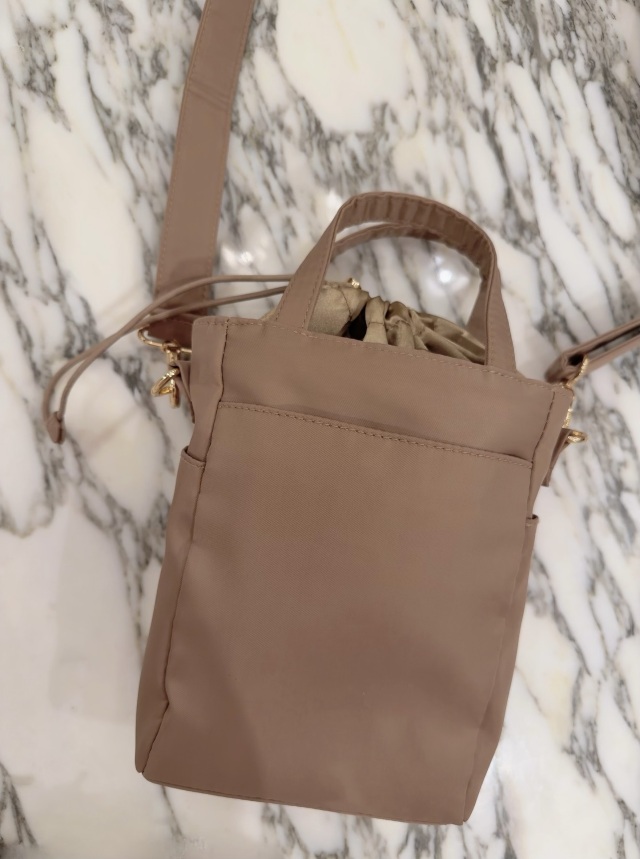 selva secreta】BIG巾着Phone Shoulder BAG(greige)