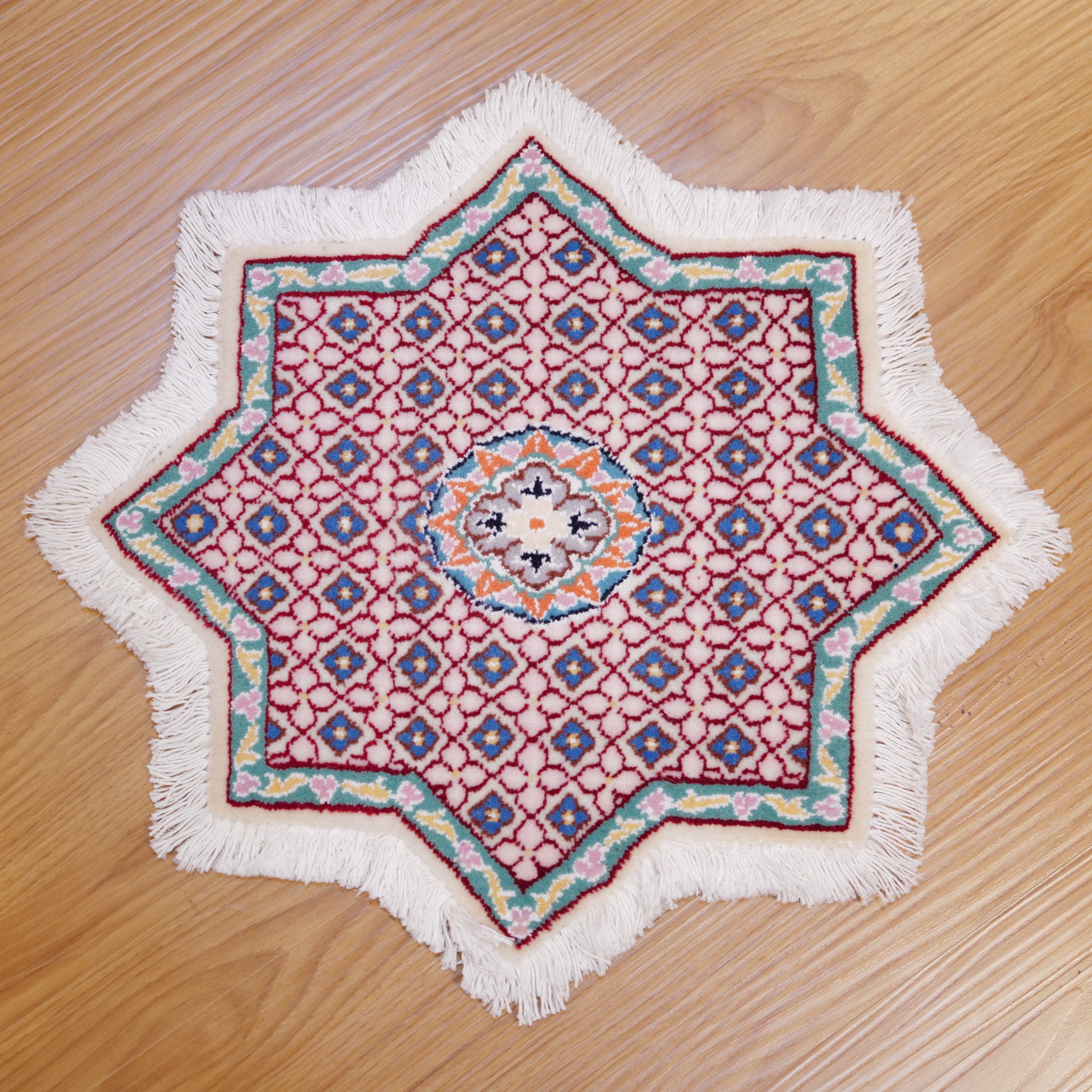 ナイン産 ペルシャ絨毯 星型 45×45cm ウール×シルク メダリオン 唐草模様 希少デザイン 高級ラグ チェアマット インテリア