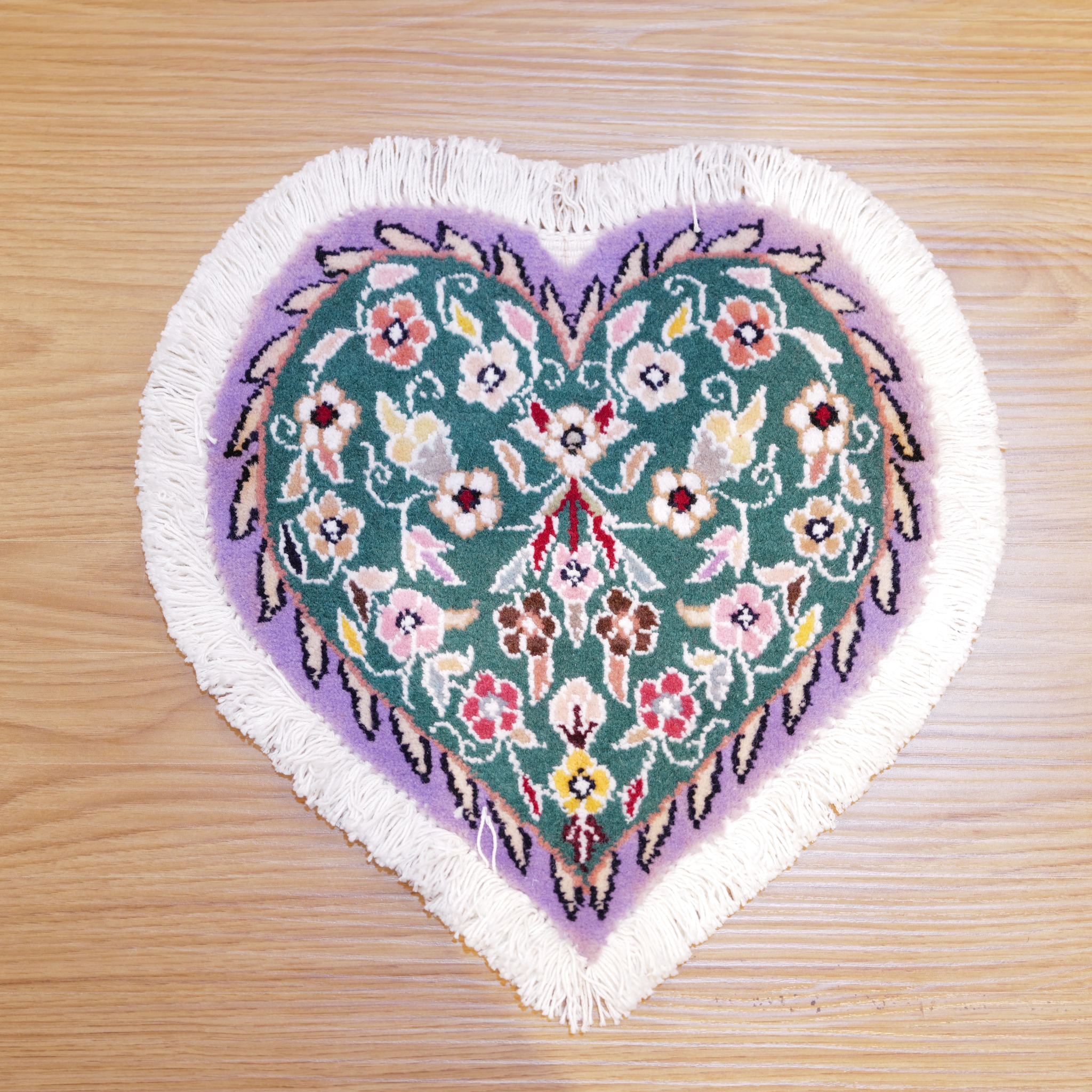 ナイン産 ペルシャ絨毯 ハート型ミニラグ 約36×38cm ウール100% 唐草 小花柄 手織り