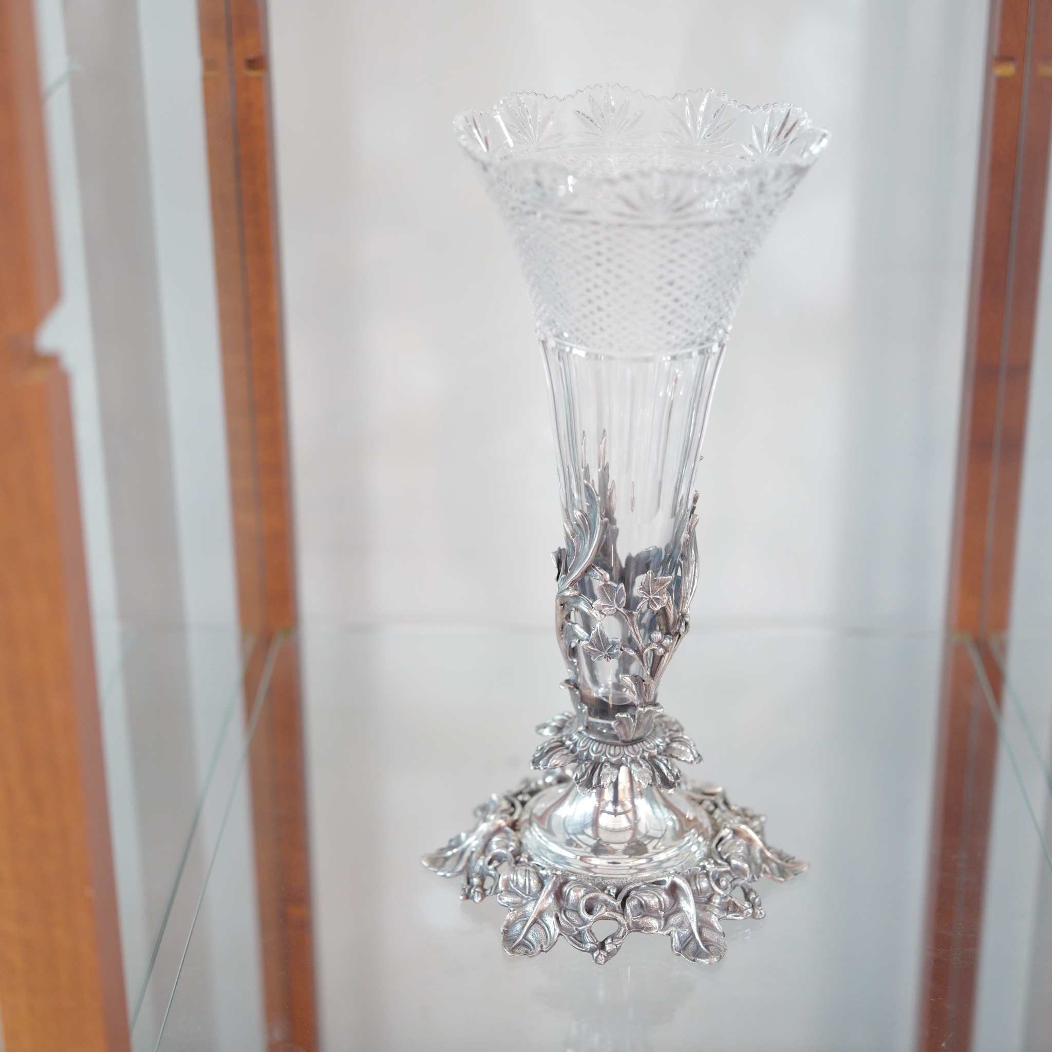 英国 シェフィールド製 シルバープレート カットガラス 花瓶 HET&Co アカンサス装飾 ヴィクトリア様式