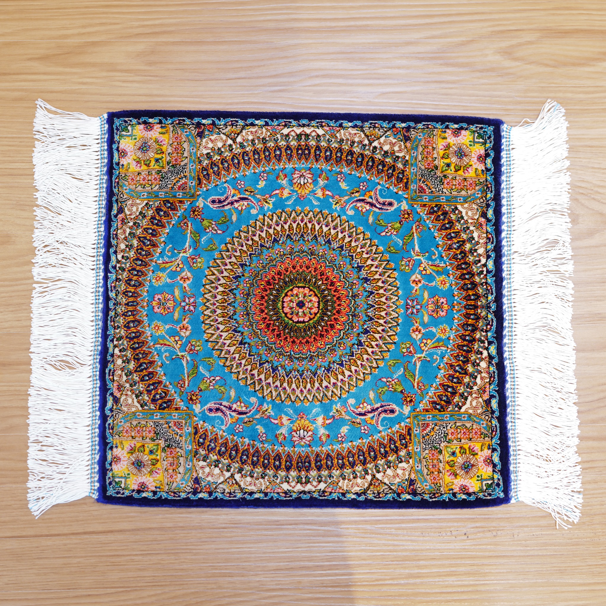 イラン製 ペルシャ絨毯 メダリオン柄 40×40cm モダール100% 高密度170万ノット 瑠璃色 ミニラグ タペストリー 玄関マット 高級インテリア