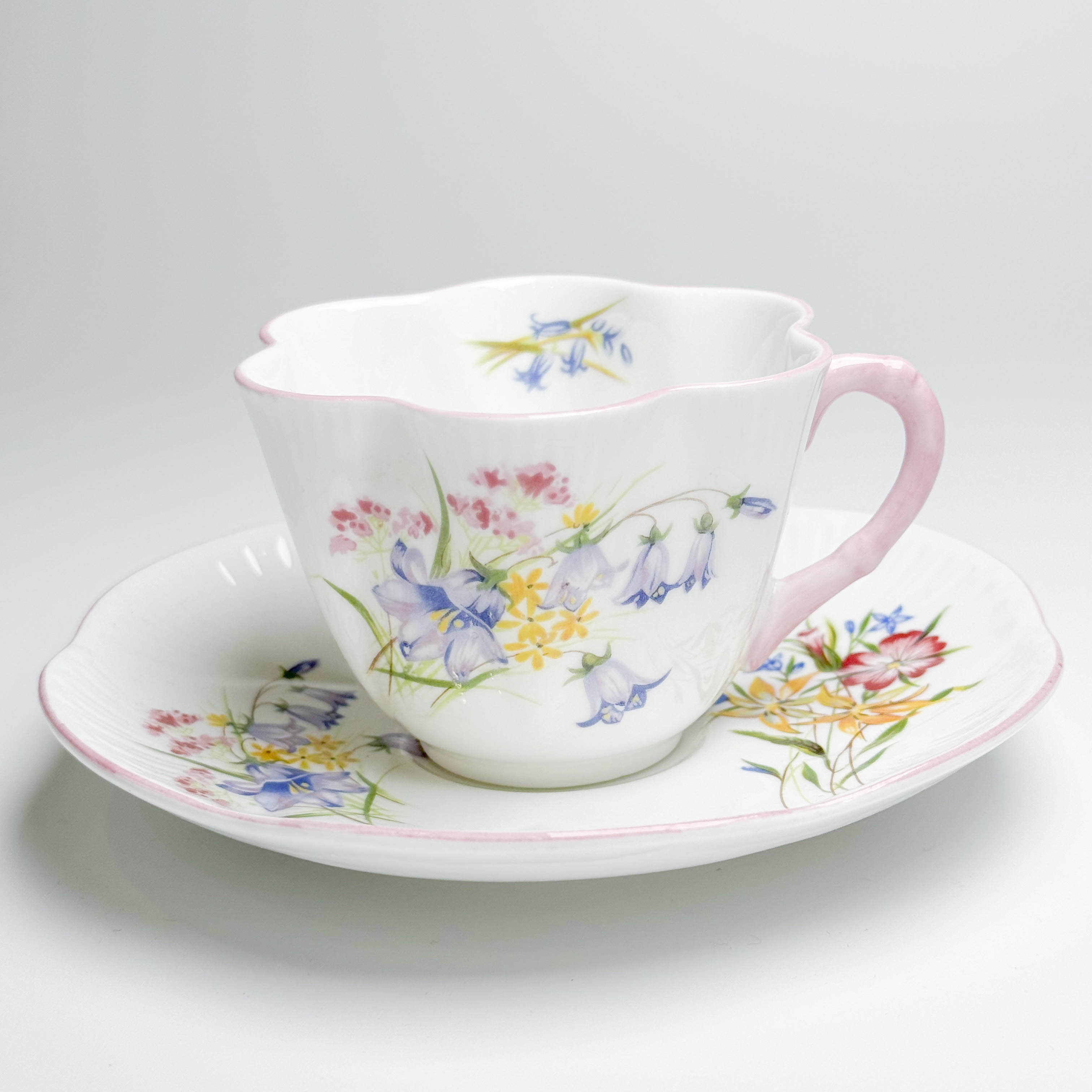 イギリス アンティーク シェリー Shelly窯 トリオ+プレートセット イギリスアンティーク食器 シェリー ティーカップトリオ ＋プレート2客