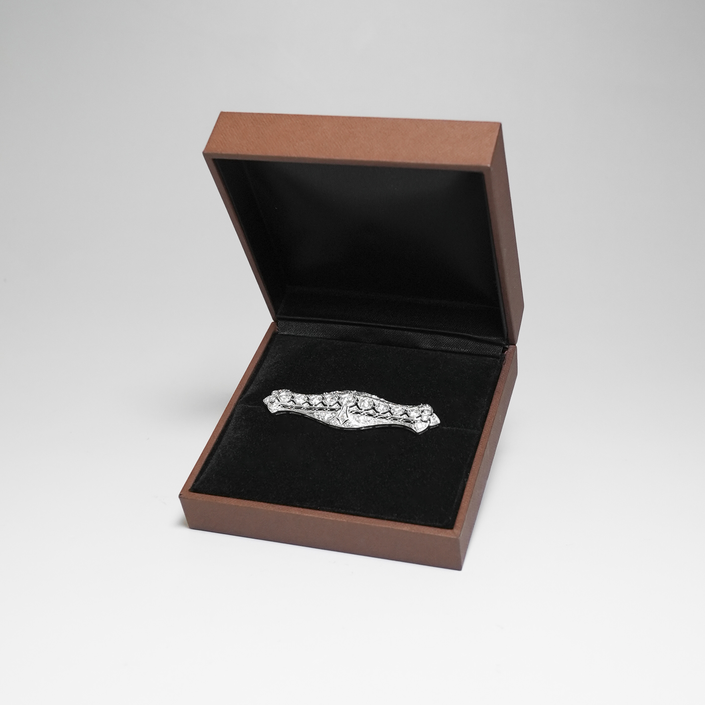 フランス 1900年代 ダイヤモンド - - エドワーディアン・ダイアモンドとプラチナのブローチ ECJPOF0021