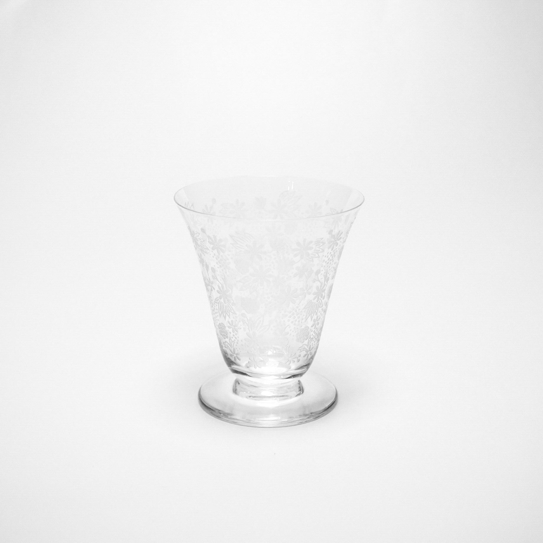 バカラ　ロイヤルエッグ　クリスタル バカラ（Baccarat） エッグスタンド ペア アルクール 2814005 : Alevel