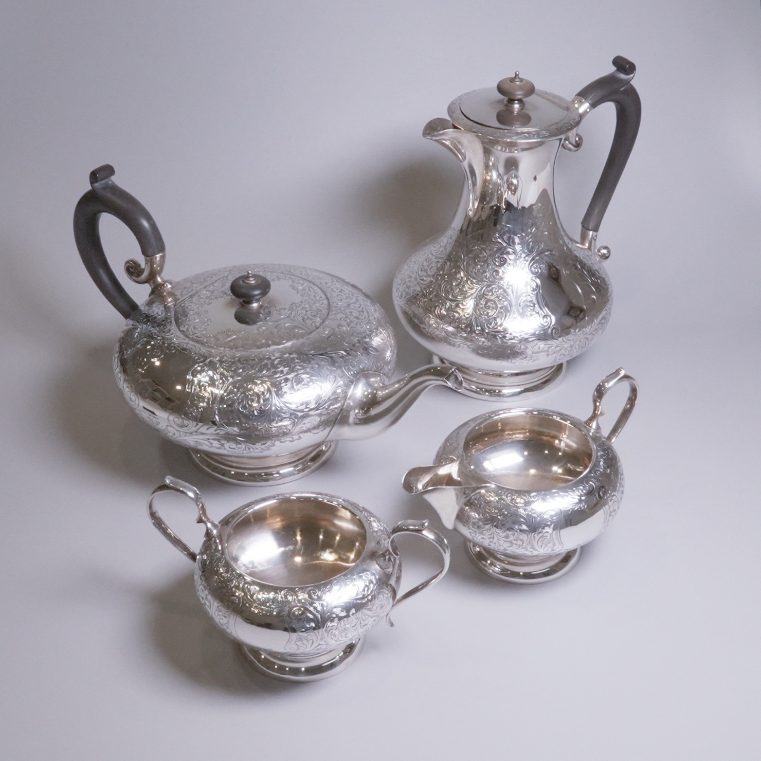 イギリス 1900年代 シルバー 純銀製花紋ティーサービス4点 ECJPTD0076