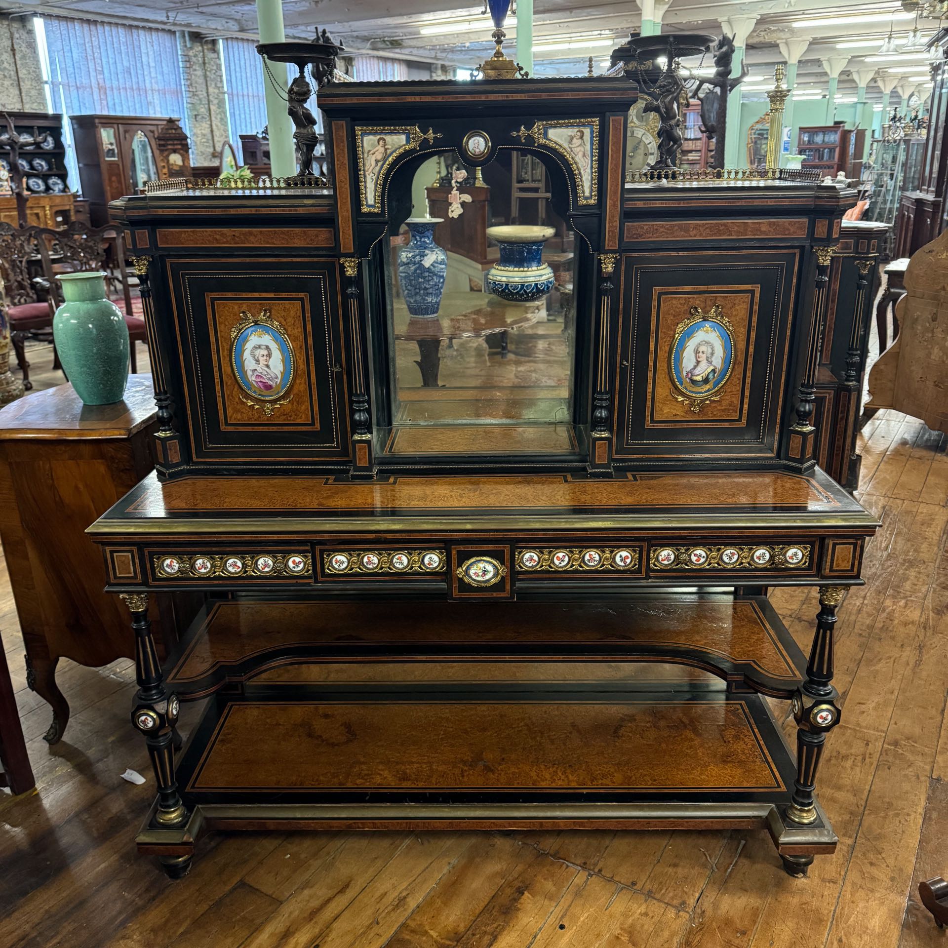 アンティーク品