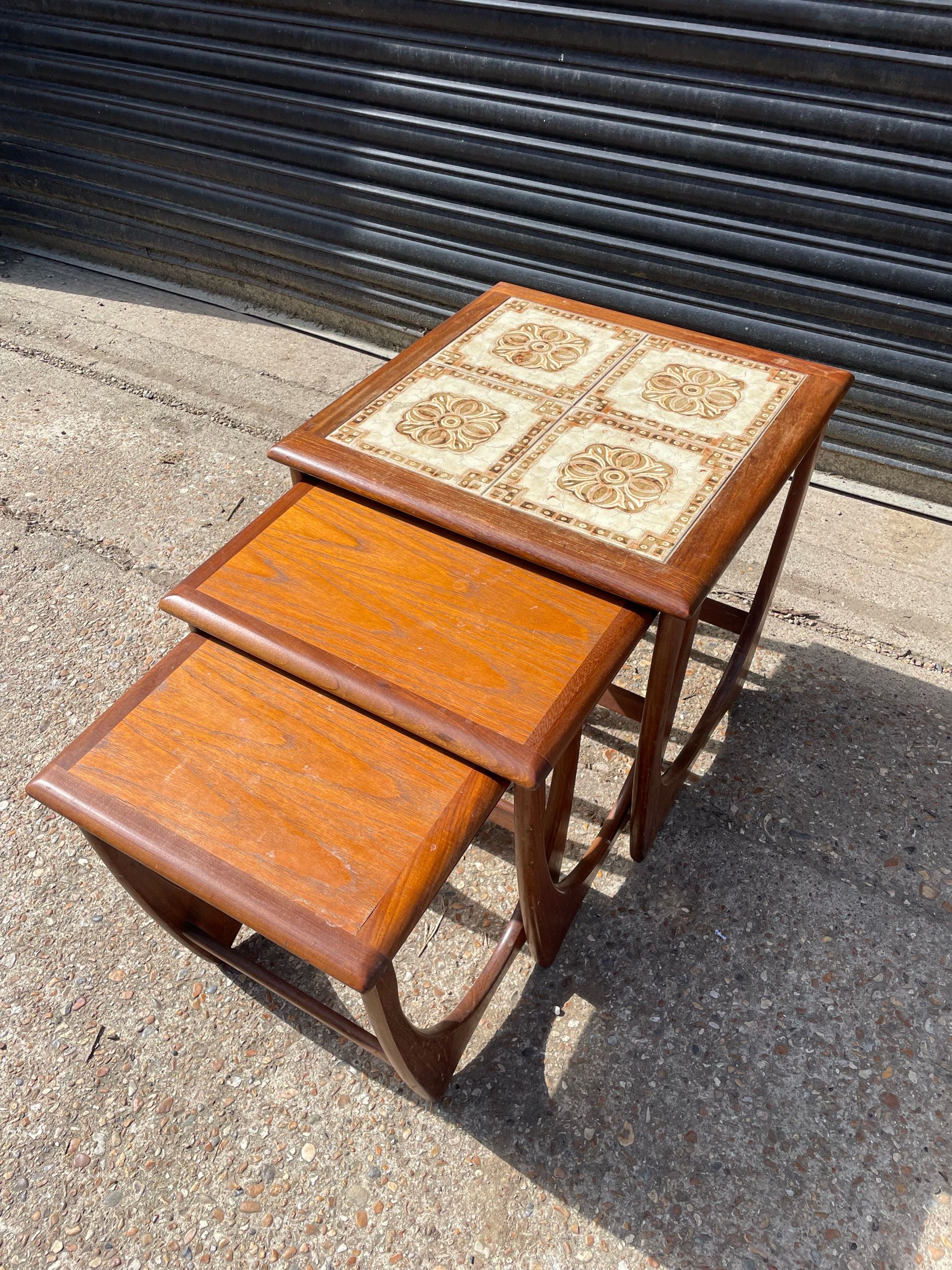 デンマーク 1960年代 チーク タイル ネストテーブル