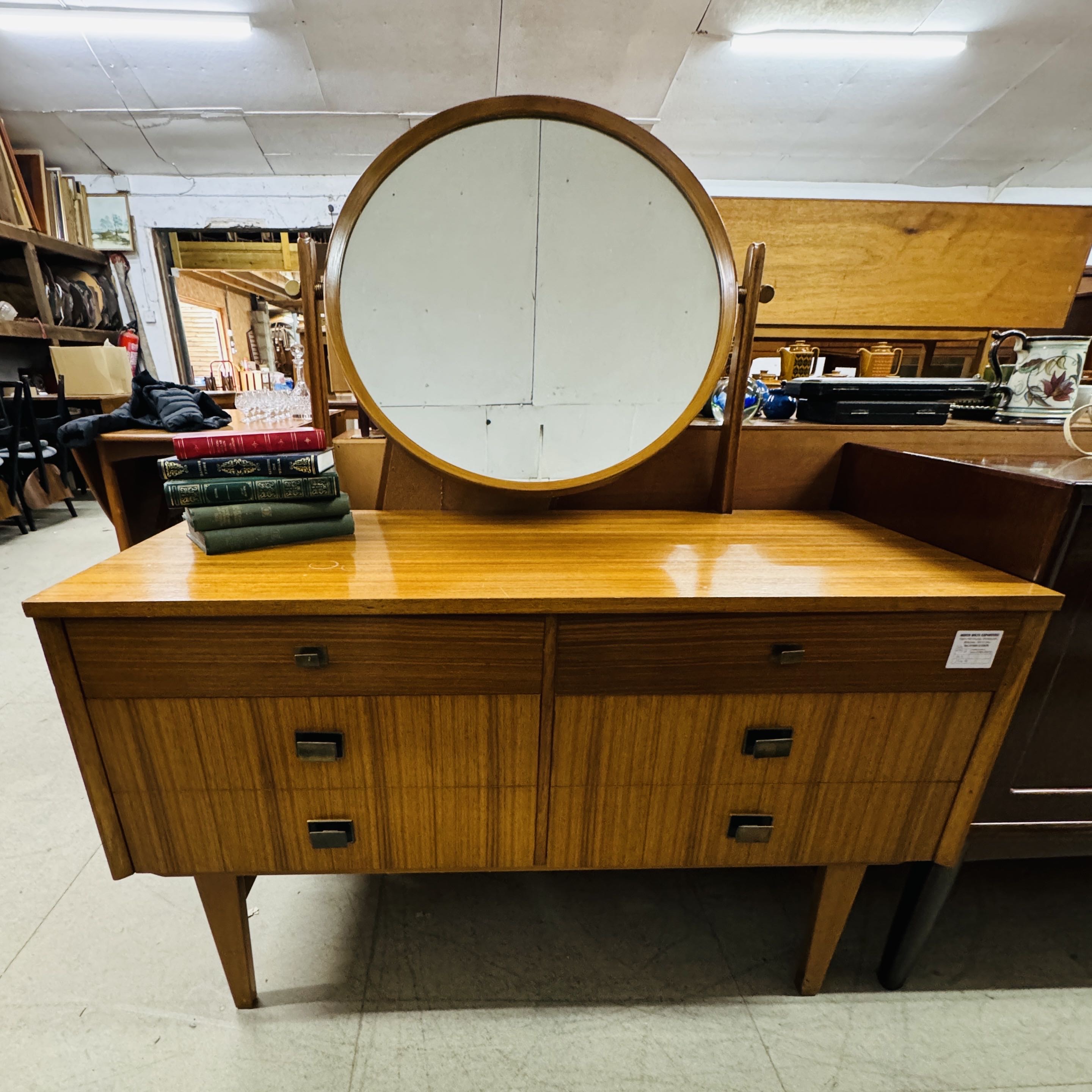 イギリス 1960年代 チーク ミラー付きドレッサー ECUKNW0028