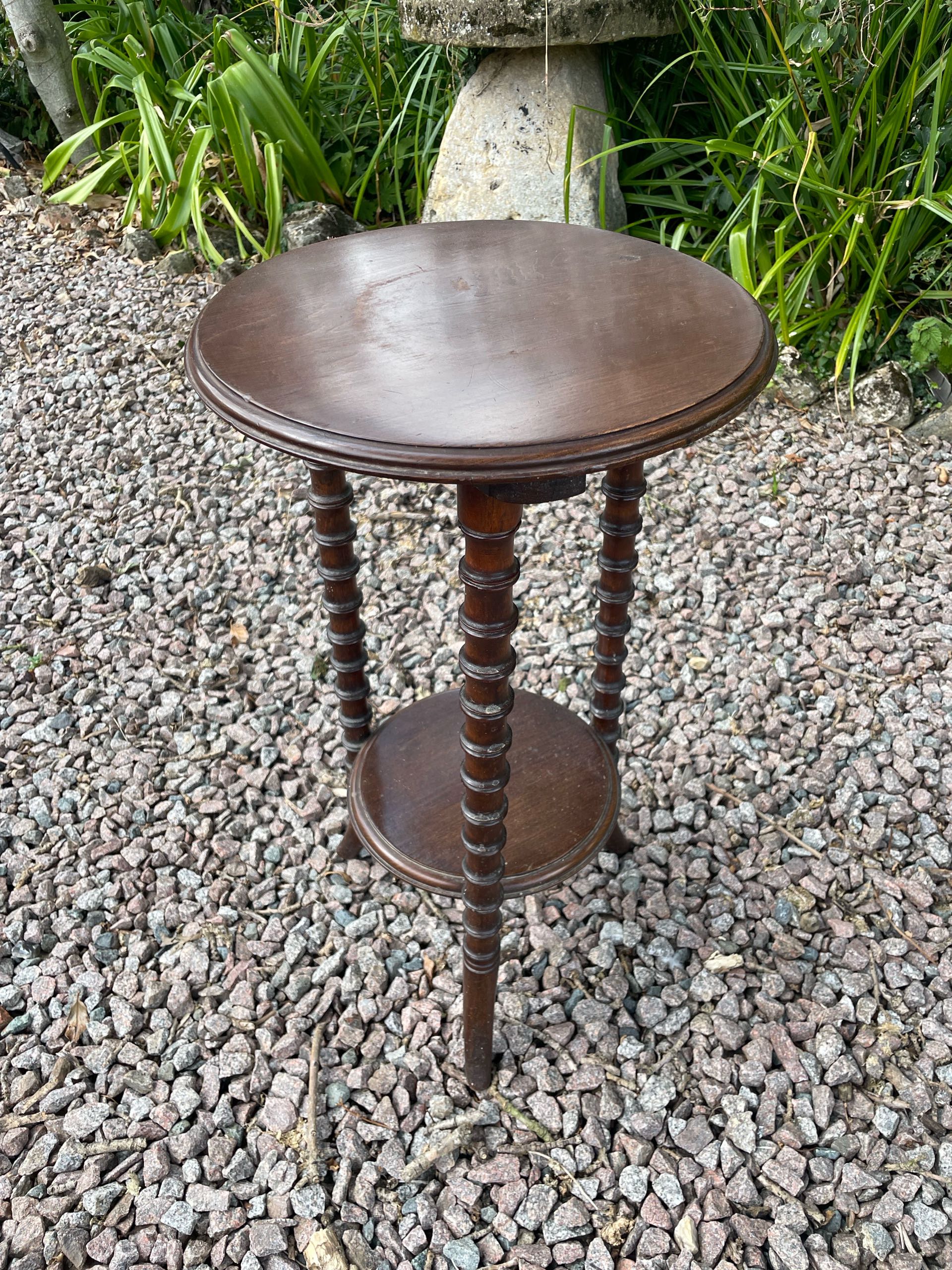 イギリス 1920年代 ウォールナット オケージョナルテーブル ECUKOB0090