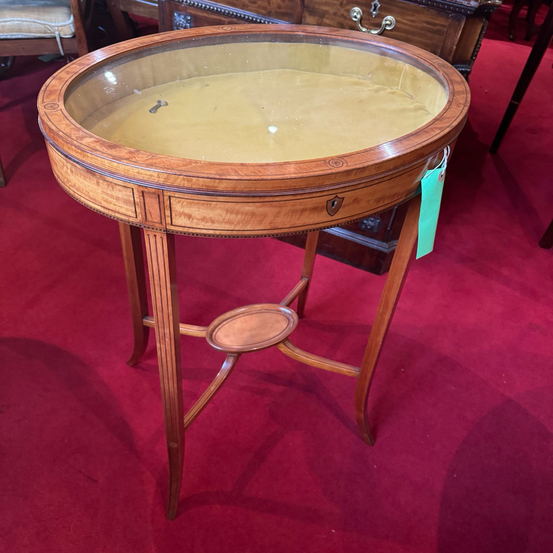 イギリス 1900年代 マホガニー サテンウッド ガラス オーバルショーケース ECUKBW0053