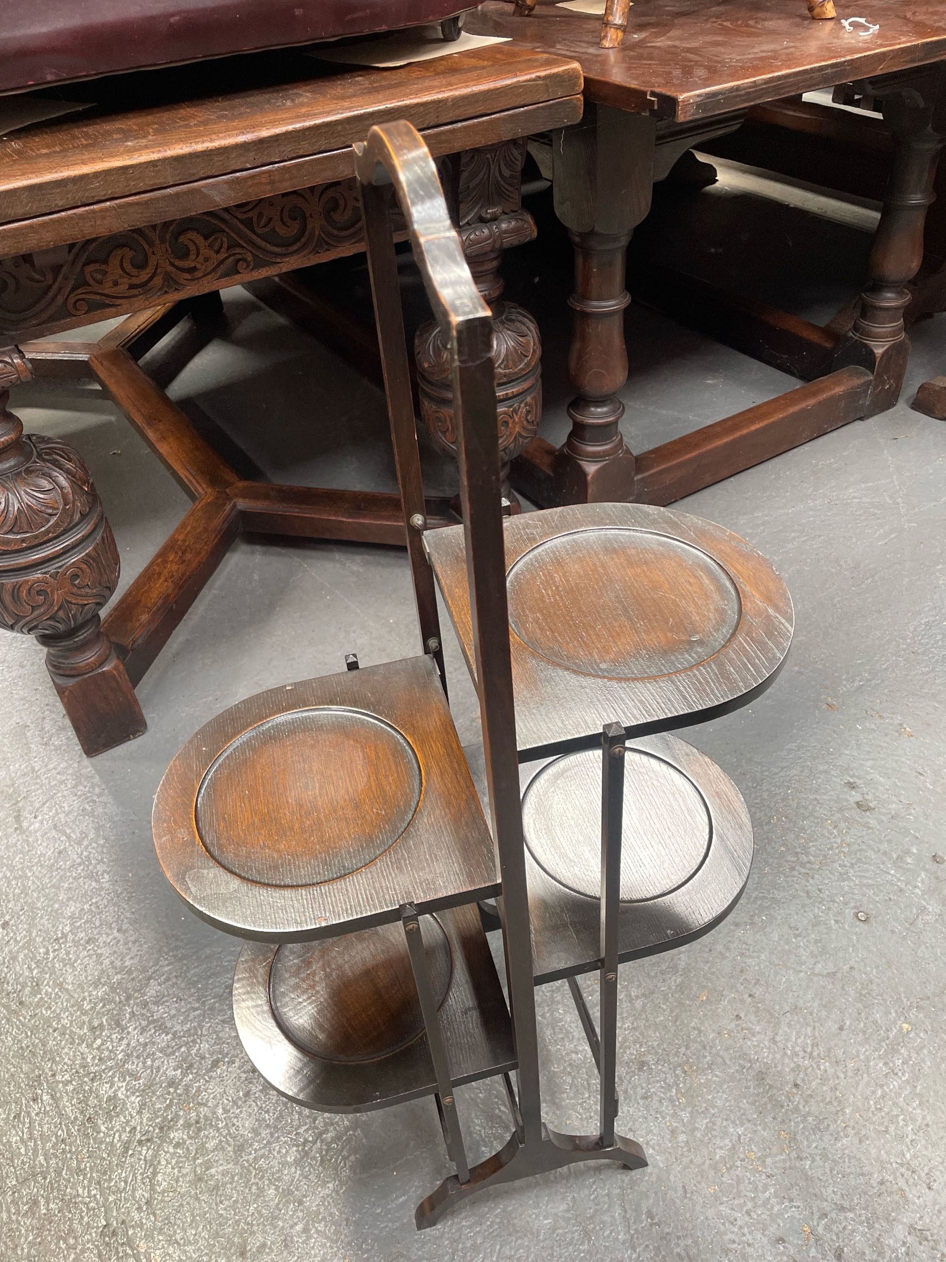 イギリス 1930年代 オーク ケーキスタンド ECUKOB0018