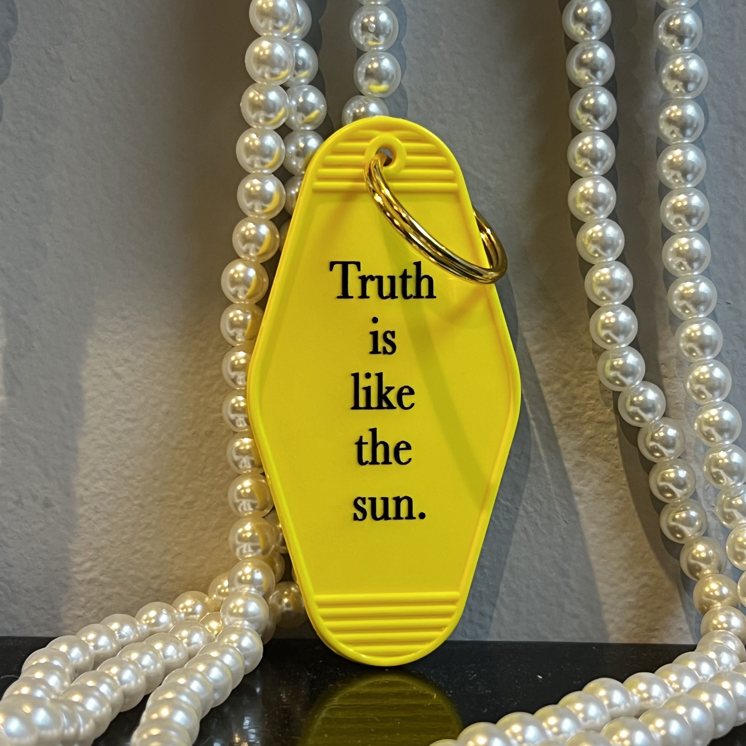 香港ビジュアル・カルチャー美術館 M＋ メッセージキーホルダー/イエロー ECJPJC0057