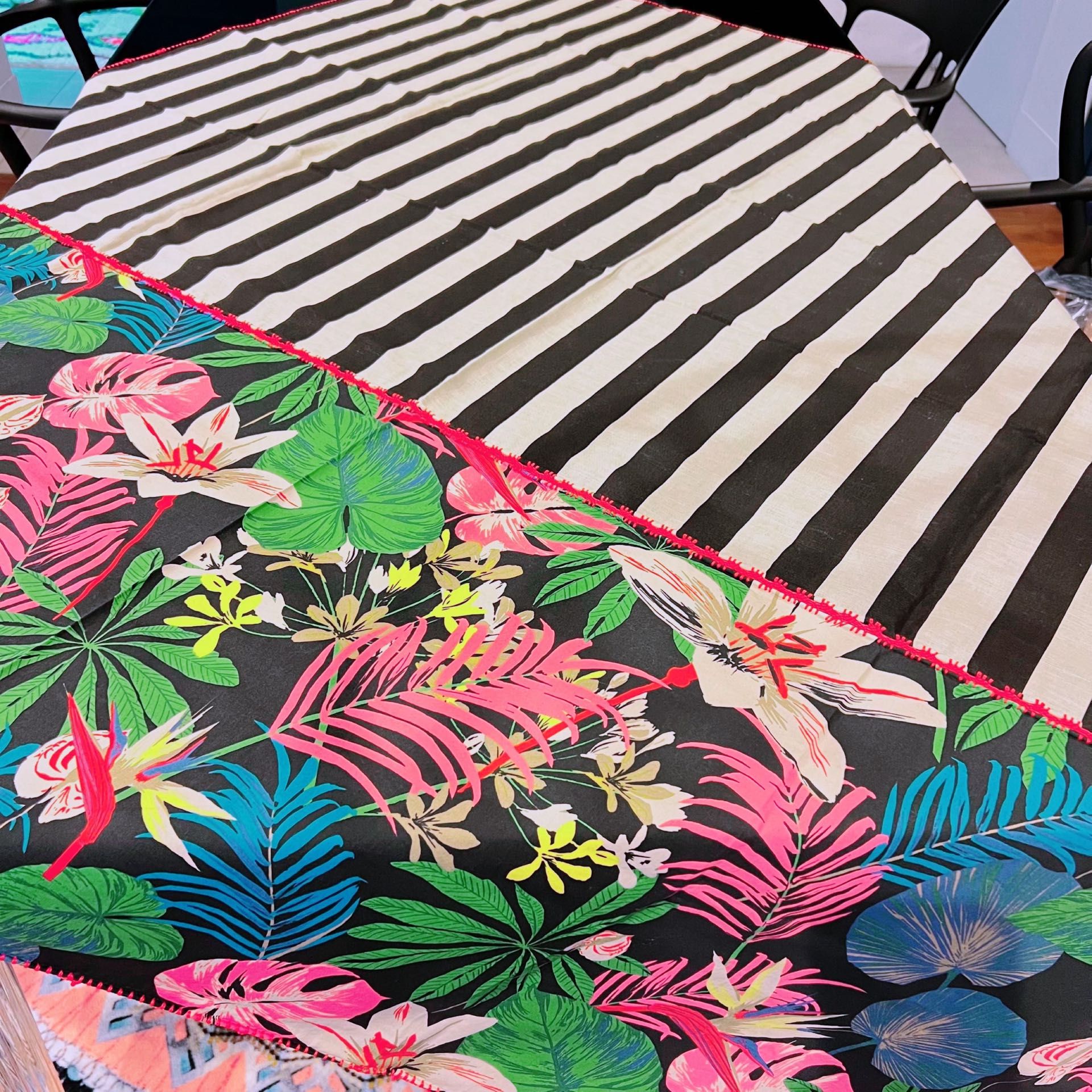 LeO ATLaNTE テーブルクロス/BLACKストライプ ECJPJC0058