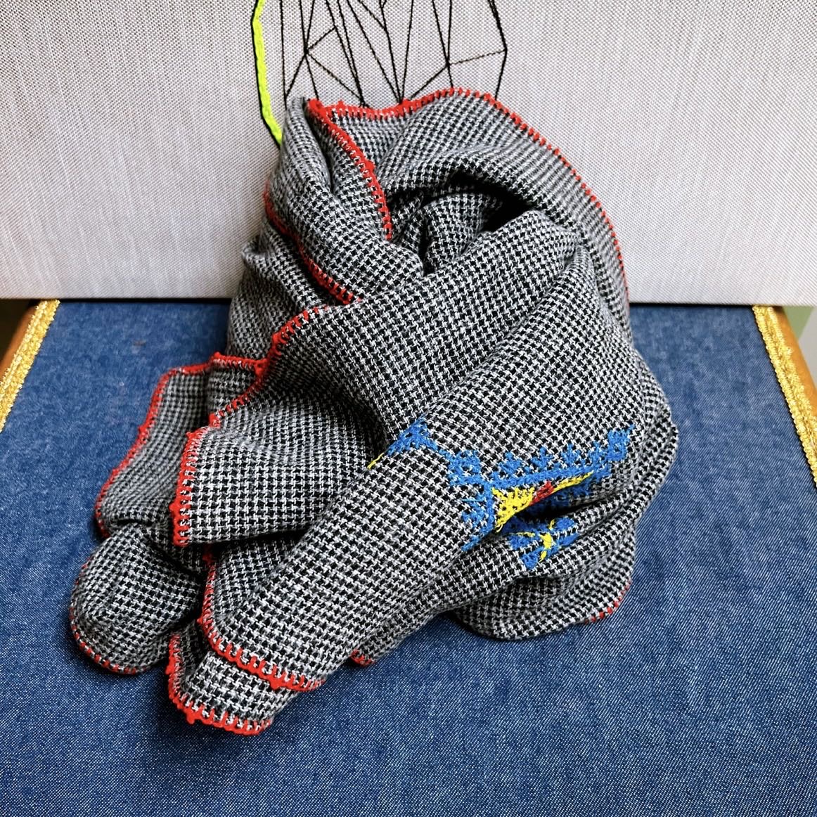 LeO ATLaNTE 大判ストール/ブルー刺繍 ECJPJC0133