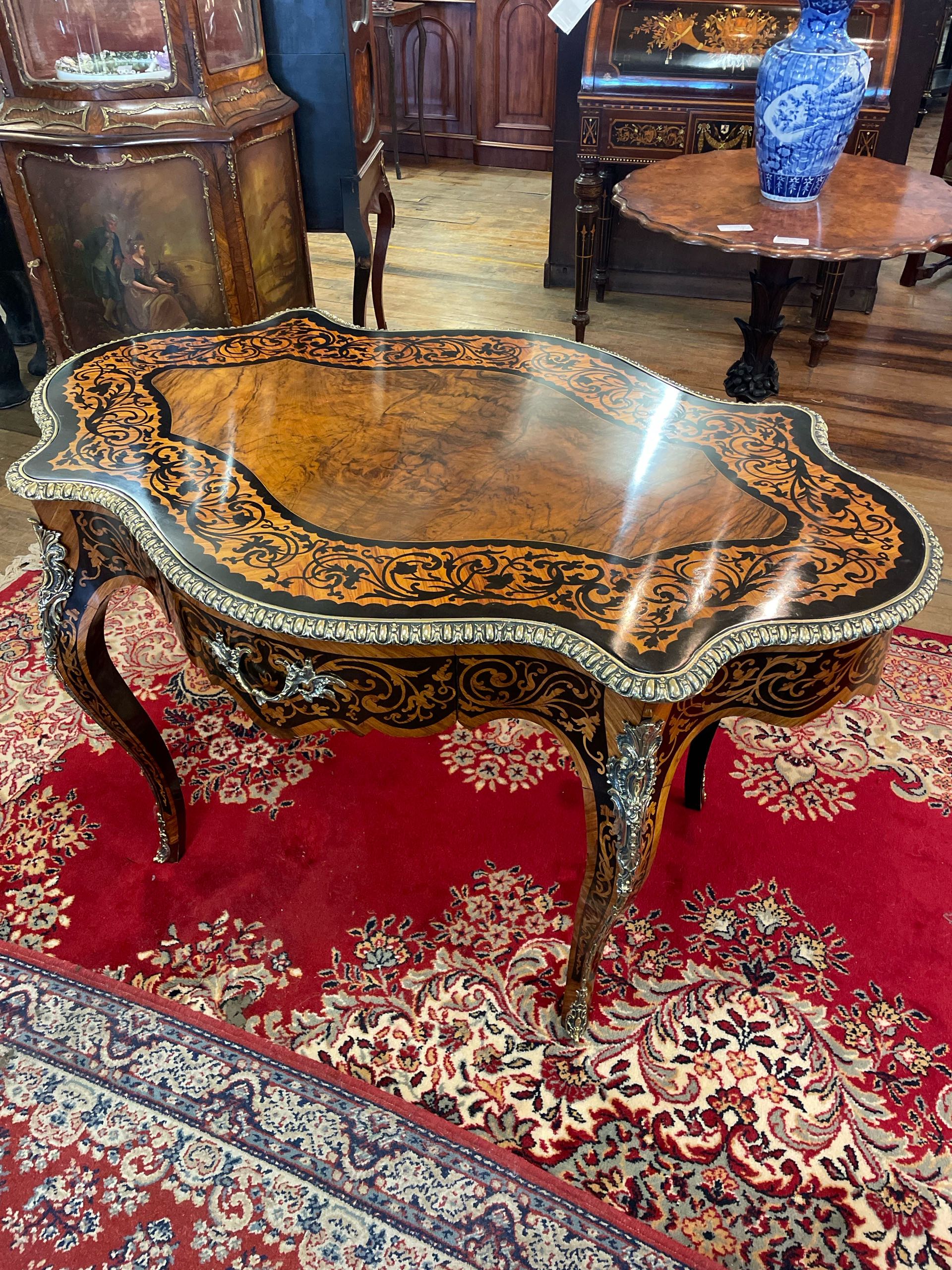 アンティーク品