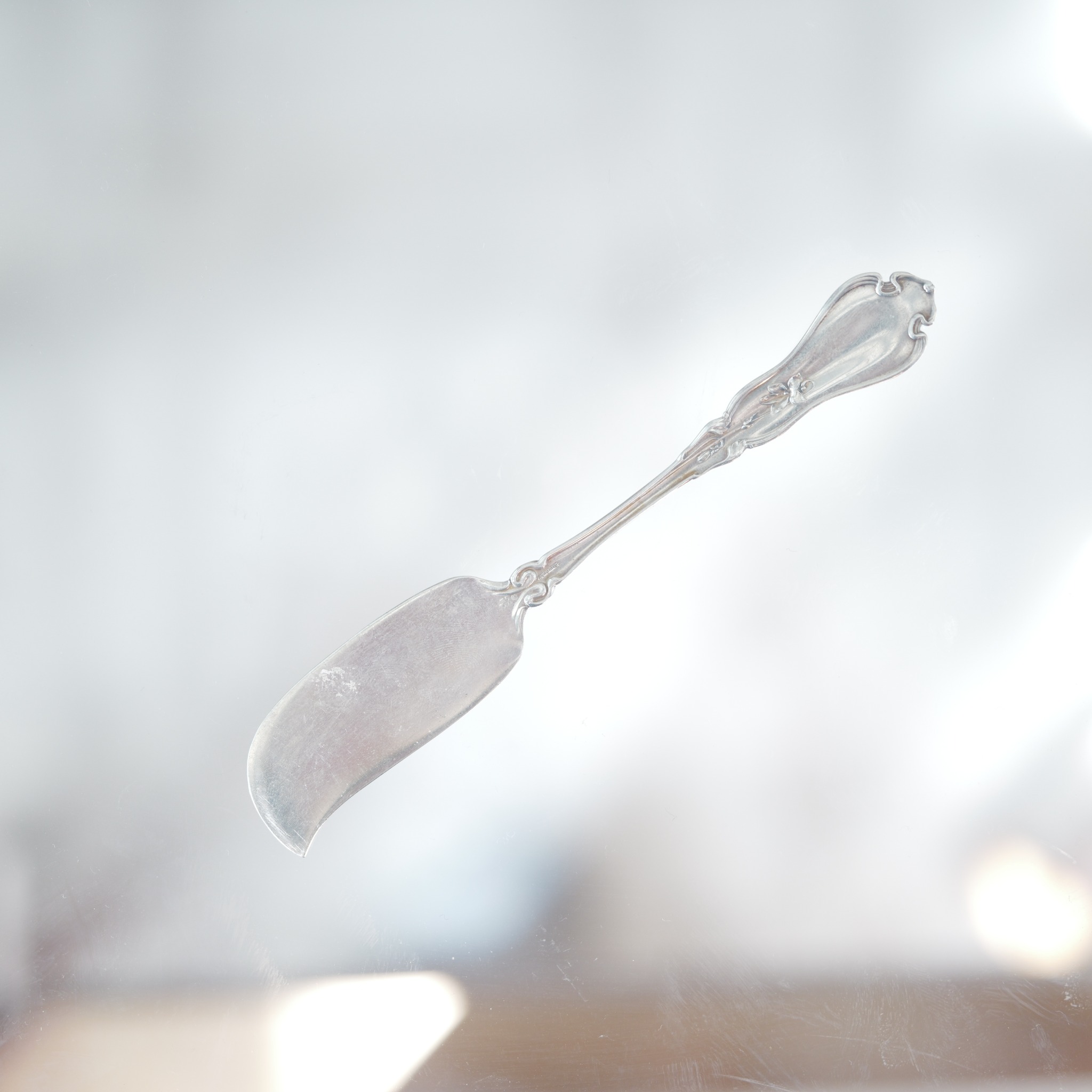 純銀製 アメリカ製 スミレ紋 バターナイフ