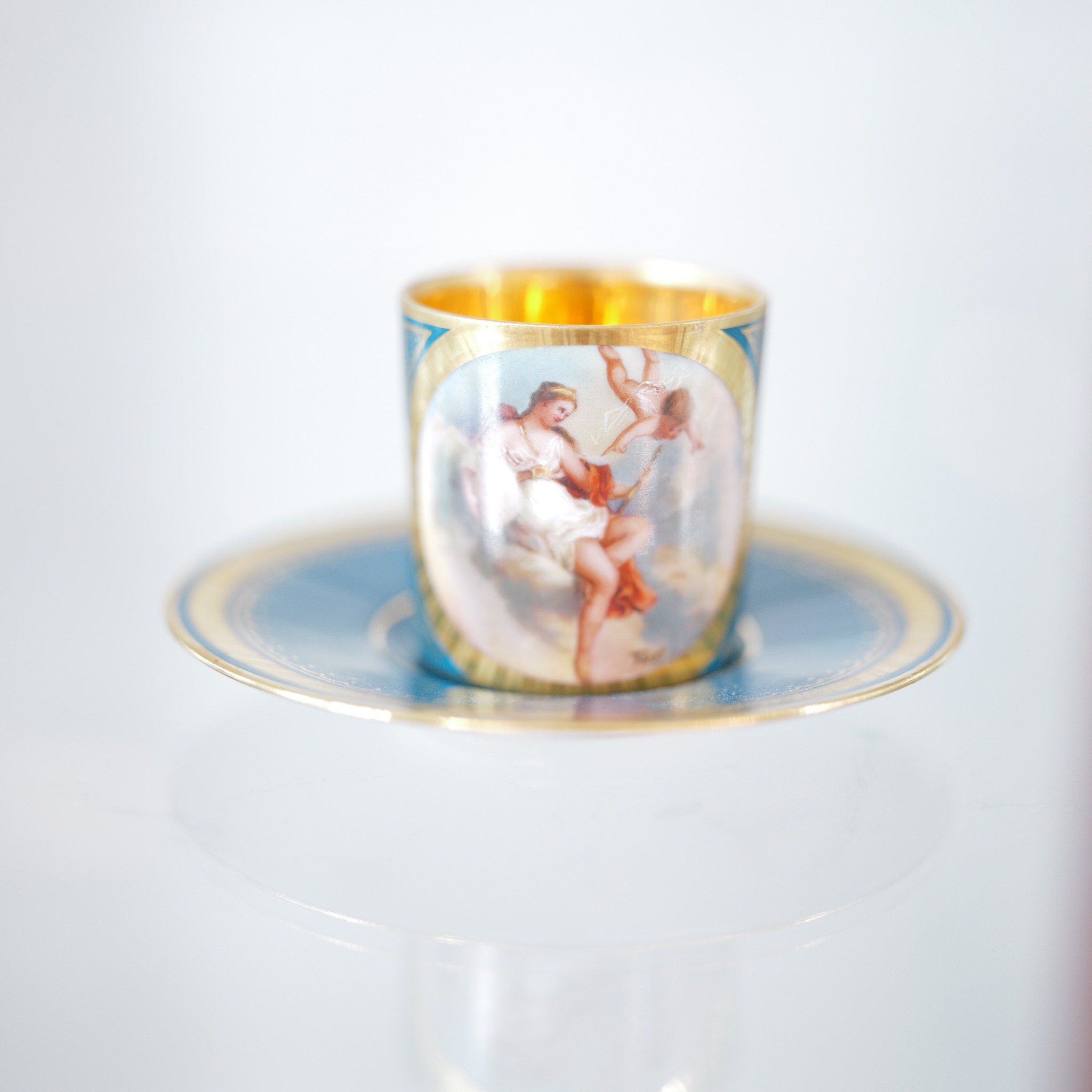 オーストリア ヴィエナスタイル手描神話紋カップ＆ソーサー