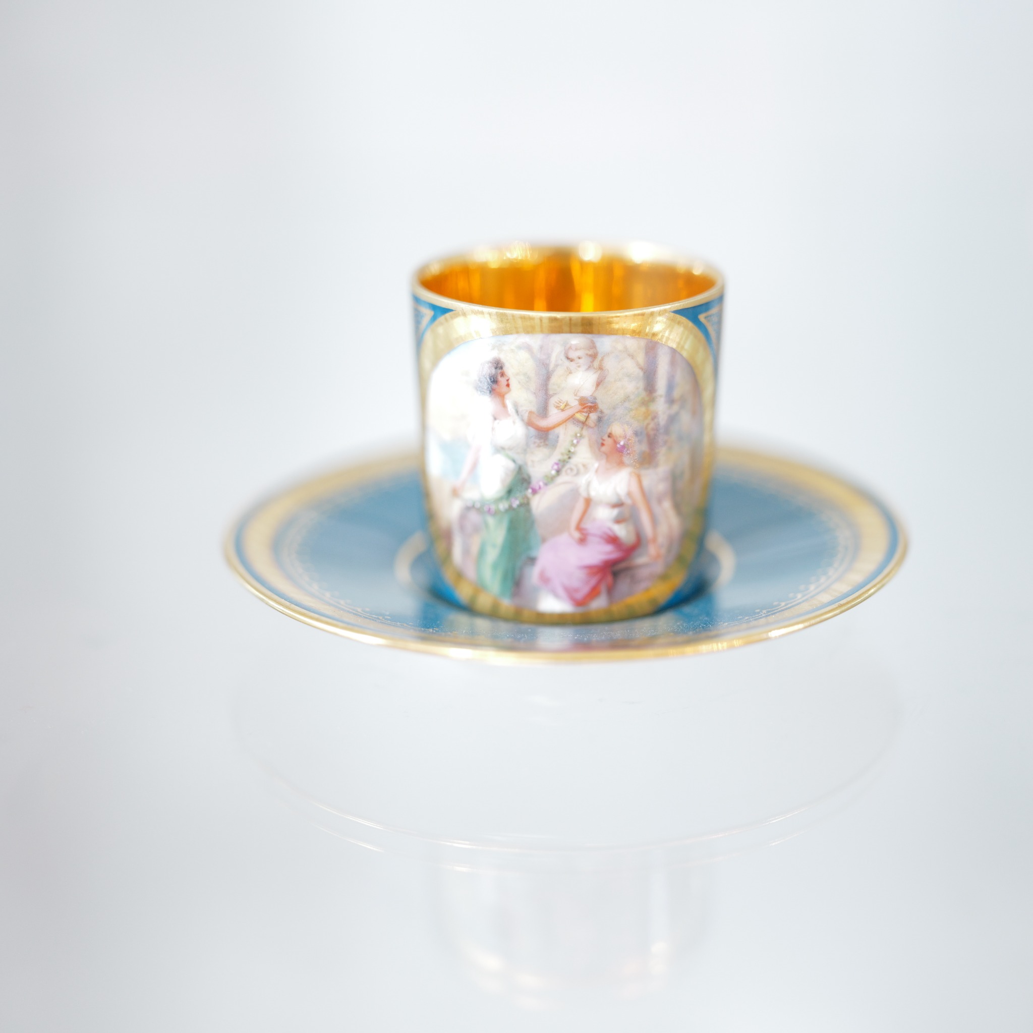 オーストリア ヴィエナスタイル手描神話紋カップ＆ソーサー