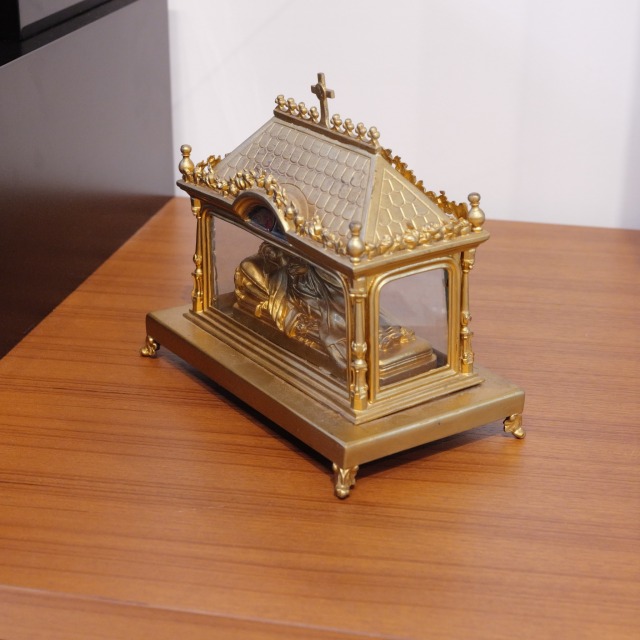 聖遺物 レリクアリー アンティーク装飾フレーム フランス ブロカント 宗教 アンティーク 聖遺物箱 レリクィアリ 聖人彫像 安置 十字架装飾