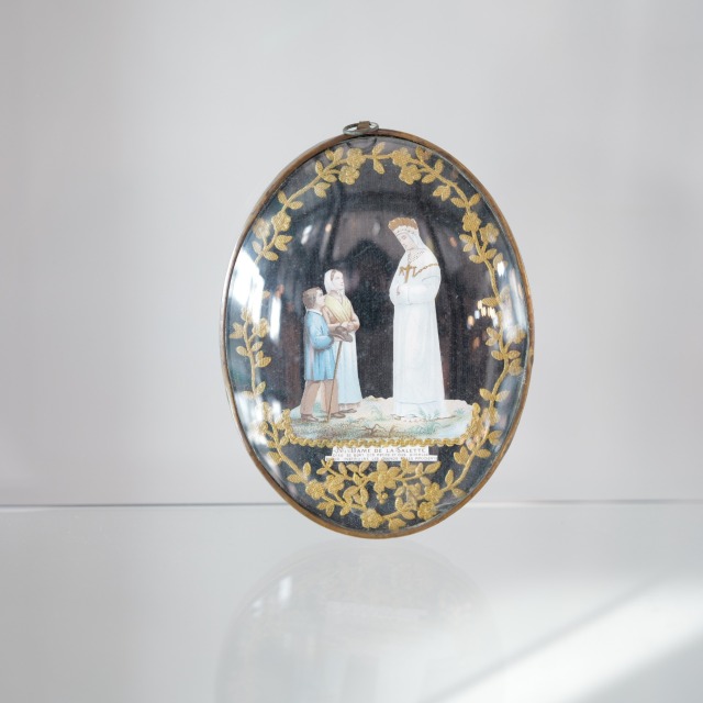 フランス 現地 仕入れ 1900年代初頭 アンティーク メダイヨン ラ サレットの聖母 ドームガラス 宗教画 アンティーク