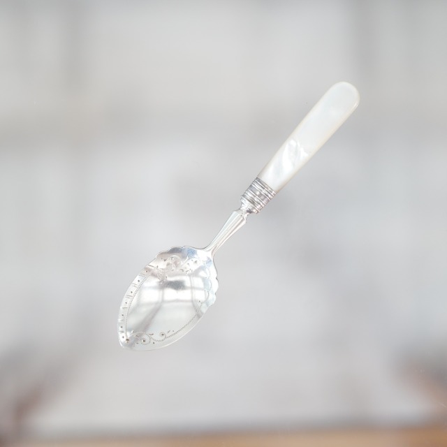 純銀製 1907年 シェフィールド製 白蝶貝ハンドルジャムスプーン イギリス アンティーク