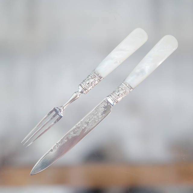 純銀製 1898年 シェフィールド製白蝶貝ハンドル デザートナイフ＆フォーク イギリス アンティーク