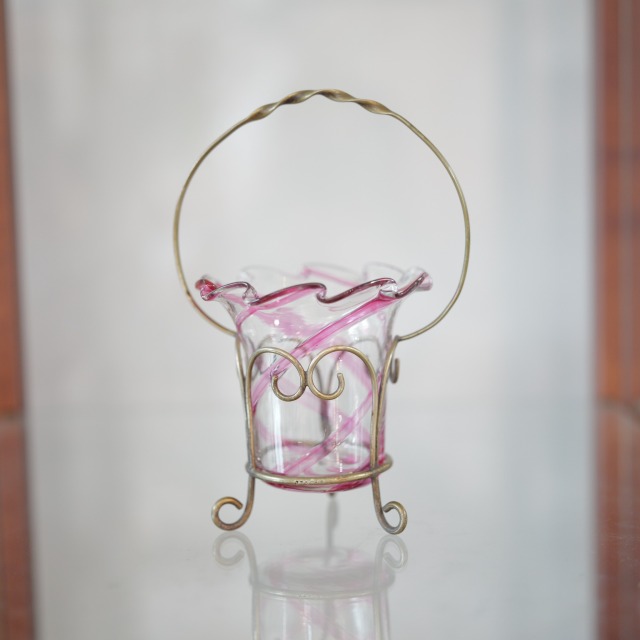 イギリス製 ヴィクトリアンガラス 花器 1900年初頭 アンティーク