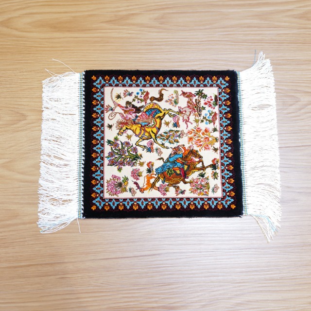 伝統美 ハンティングデザイン 30×30 ミニラグ 馬上人物を描いた 芸術性の高い一枚 壁掛け 鑑賞用 おすすめ