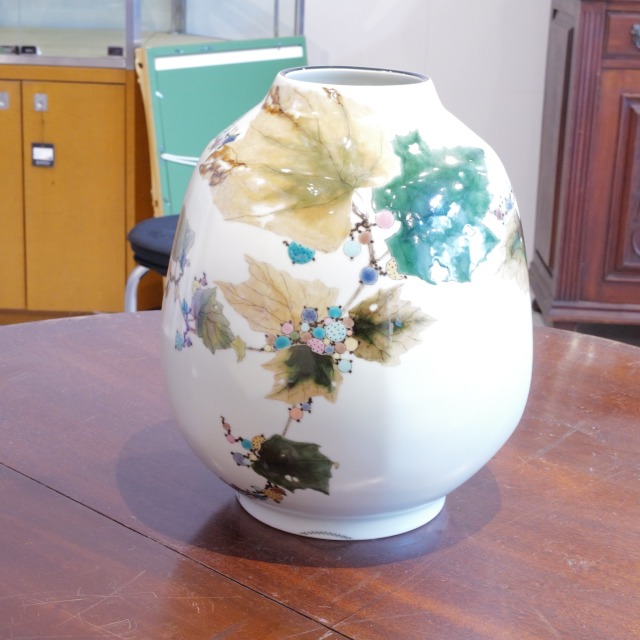 色絵 野葡萄之図 壺 共箱付 伝統工芸 磁器 陶磁器 飾り壺 花器 花瓶