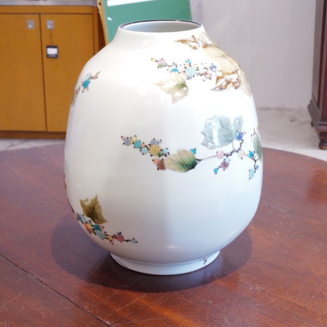 色絵 野葡萄之図 壺 共箱付 伝統工芸 磁器 陶磁器 飾り壺 花器 花瓶